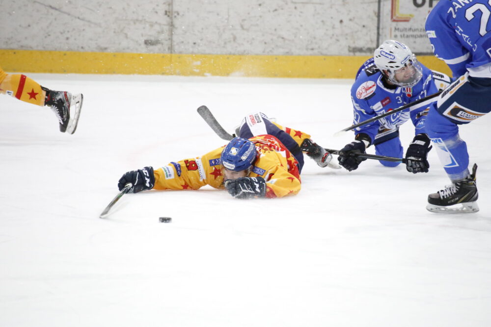 Asiago Hockey Cortina sgambetto Daniel Mantenuto