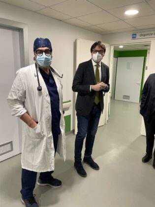Il Dottor Di Caprio con il Dottor Marchetti, primario di medicina generale