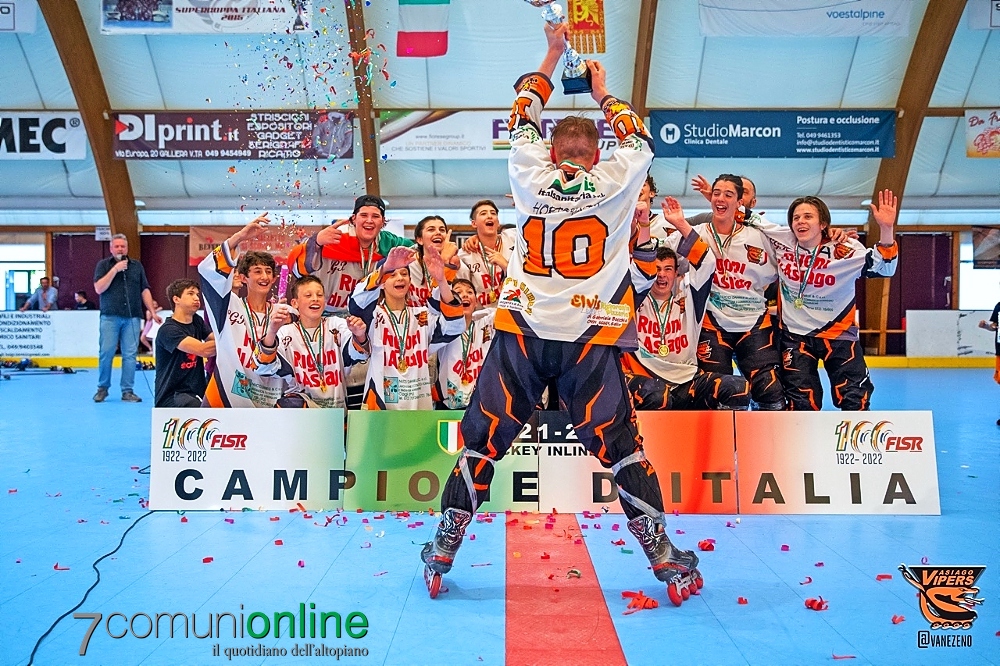 HIGHLIGHTS Gara 1 Playoff Scudetto Quarti di finale Ferrara Hockey vs  Asiago Vipers 10/04/2021 