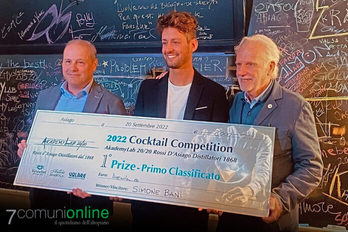 AkademyLab Cocktail Competition by Rossi d'Asiago - Simone Bani vincitore 2022 - premiazione
