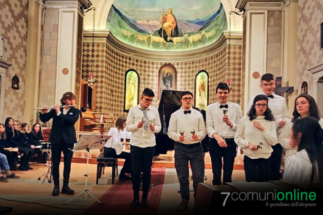 Asiago chiesa San Rocco - concerto Spirito del Natale - Giovani Musicisti Altopianesi e Abracadabra 1