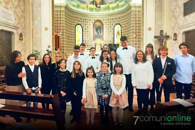 Asiago chiesa San Rocco - concerto Spirito del Natale - Giovani Musicisti Altopianesi e Abracadabra 3