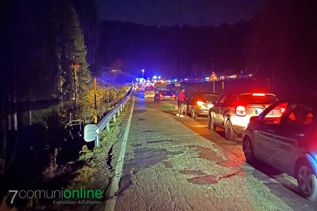 Incidente auto fuori strada strada Boscon Cesuna Canove Comune Roana - 7 dicembre 22 - 02