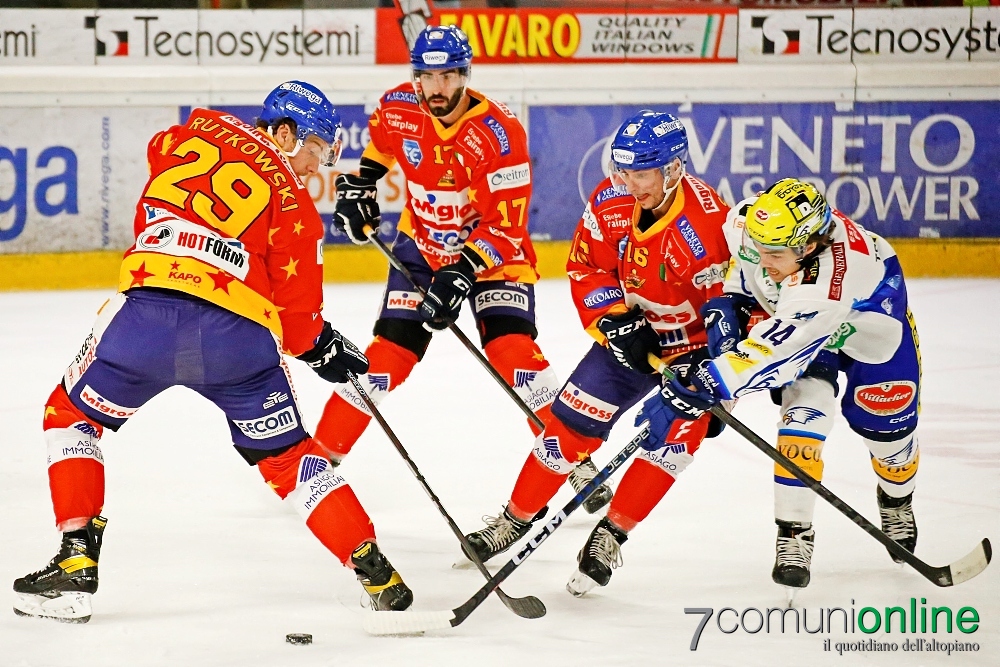 Asiago ICE Hockey League - Villach - Troy Rutkowski Michele Stevan Lorenzo Casetti