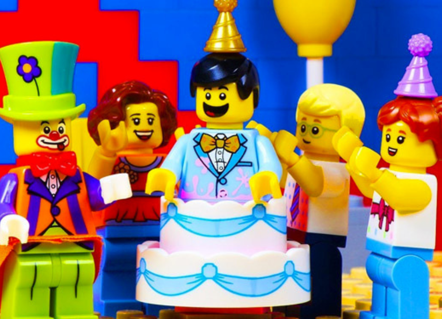 La Lego ha lanciato il catalogo ufficiale di costruzioni per adulti •  Rivista Studio