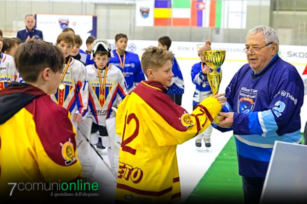 Hockey ghiaccio Asiago Junior - premiazione coppa Torneo Bucarest Under 12