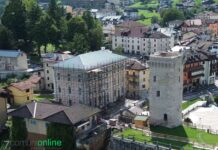 Enego, il Municipio cambia volto: nuova copertura per il tetto e facciate verso il recupero